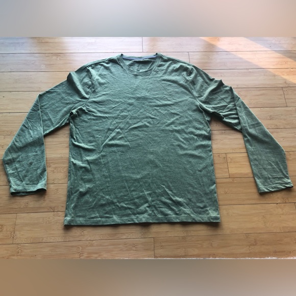 NWOT - Banana Republic Mens Long Sleeve Shirt. - Picture 1 of 3